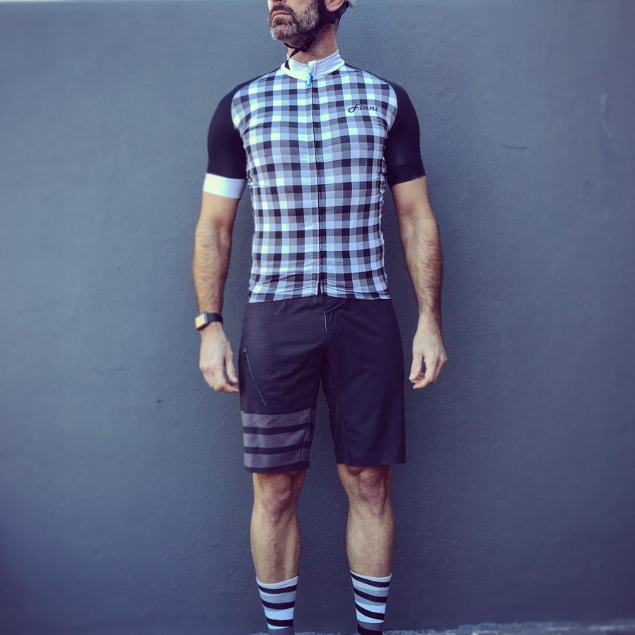 The B&W Hipster - Signature Fit